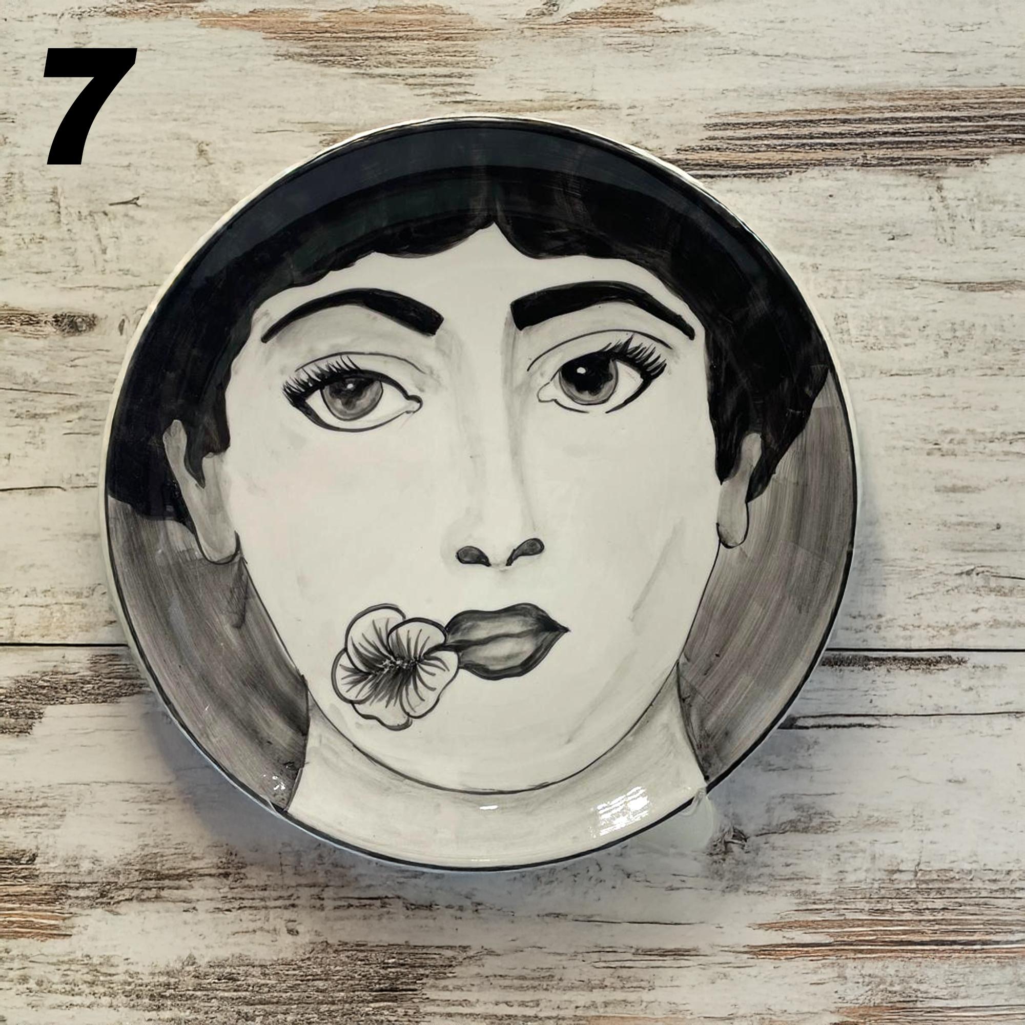 El%20İşi%2030%20cm%20Seramik%20Tabak%20-%20Fornasetti%20Modern%20Sanat%20Akımı%20